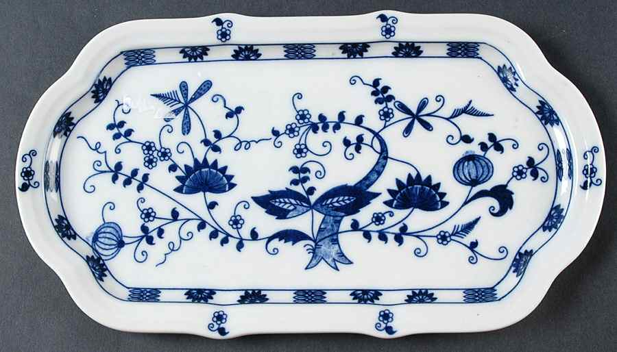 Blue Onion Large Sandwich Tray by Seymour Mann-1
