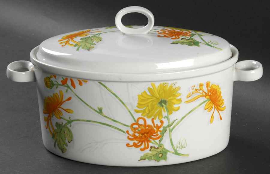 Chrysanthemum 2 Quart Oval Covered Casserole by Seymour Mann-1