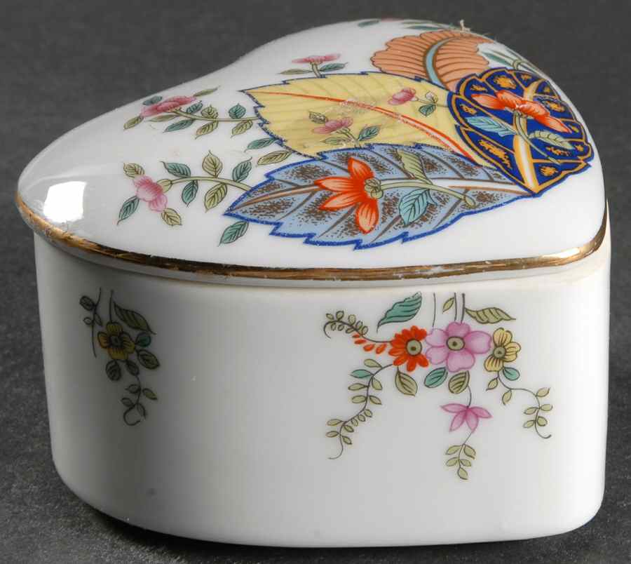 Tobacco Leaf Heart Shape Box & Lid by Seymour Mann-1