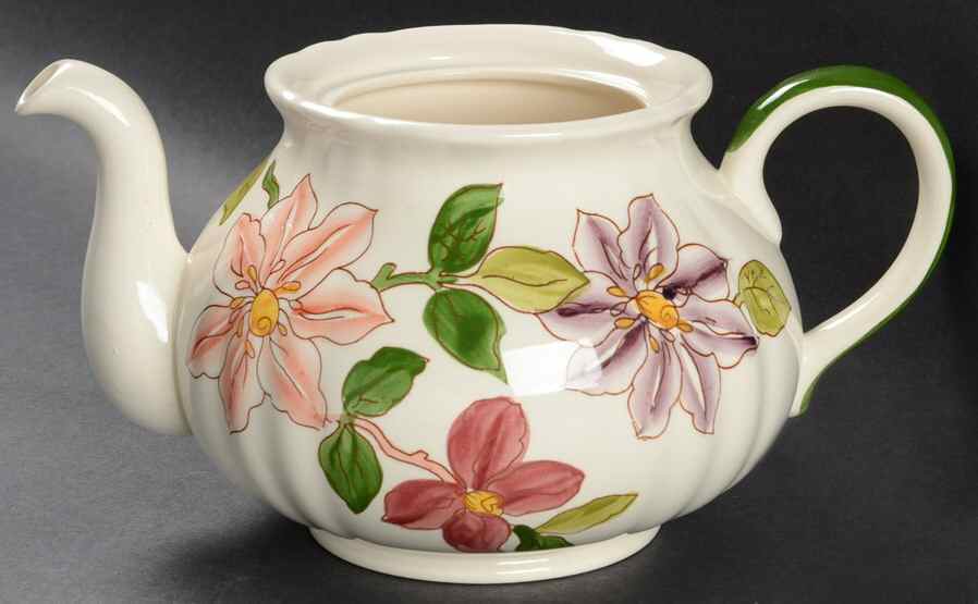 Clematis Teapot No Lid by Mason's-1