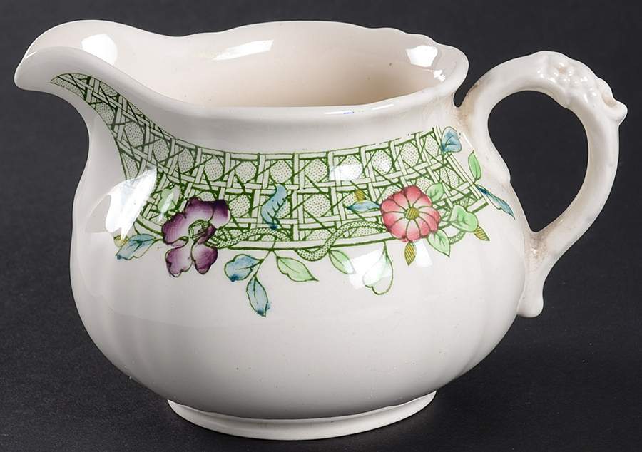 English Country Garden Green Mltclr Creamer by Mason's-1