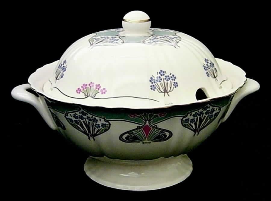 Ianthe Tureen &  Lid by Mason's-1