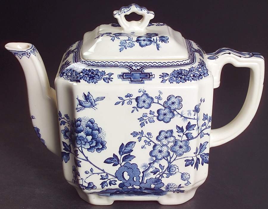 Manchu Blue Fan Teapot & Lid by Mason's-1
