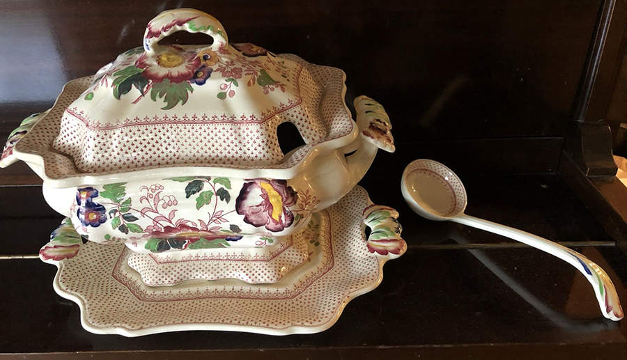 Paynsley Pink Tureen & Lid w/Ladle & Underplate by Mason's-1