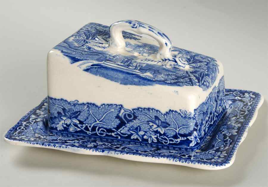 Vista Blue Cheese Dish with Lid (Wedge) by Mason's-1