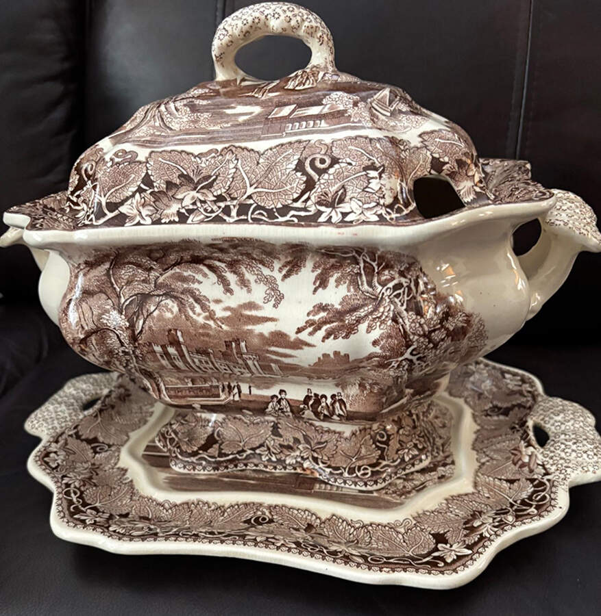 Vista Brown (No Trim) Large Bedford Tureen & Underplate by Mason's-1