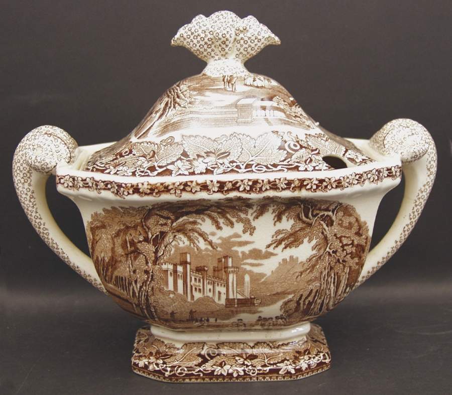 Vista Brown (No Trim) Sauce Boat & Lid by Mason's-1