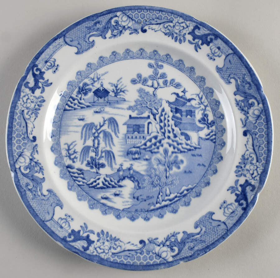 Willow Blue (Design On Edge) Luncheon Plate by Mason's-1