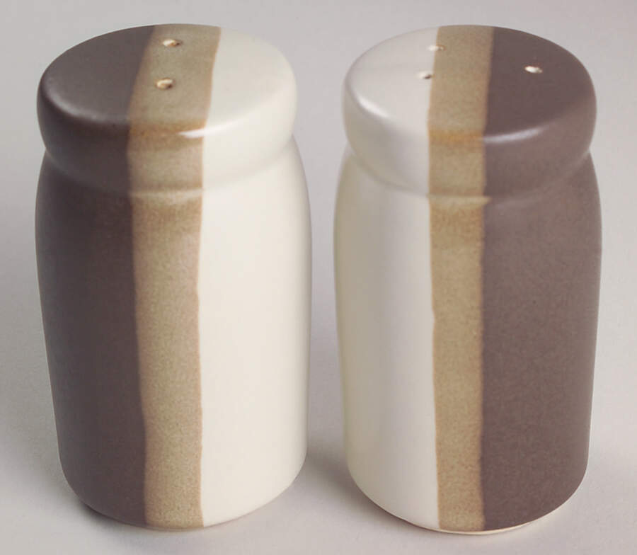 Sandstone Salt & Pepper Set by Nelson McCoy-1