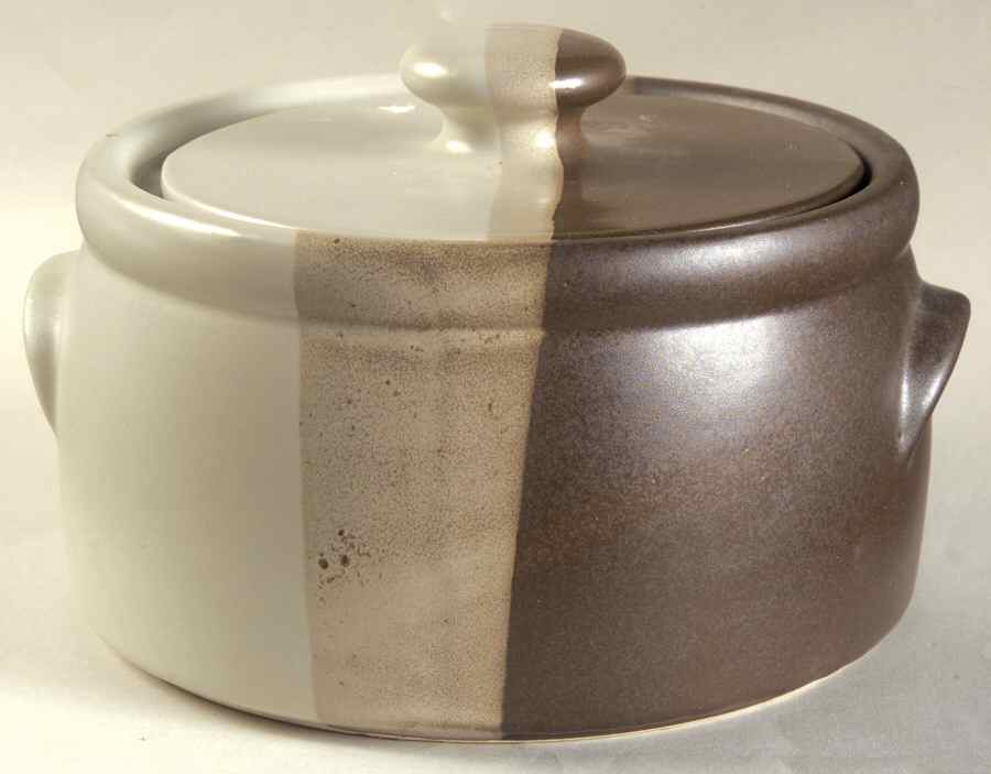 Sandstone 2 Qt Round Covered Casserole by Nelson McCoy-1