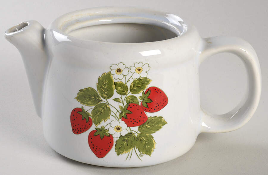 Strawberry Country Creamer No Lid by Nelson McCoy-1