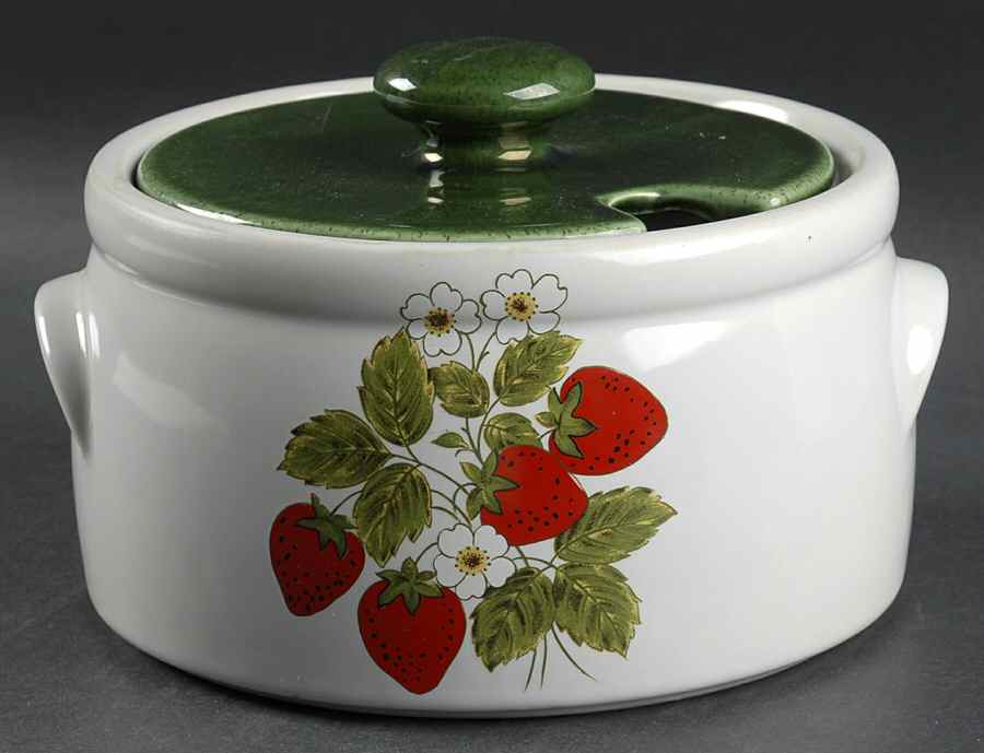 Strawberry Country Bean Pot & Lid by Nelson McCoy-1