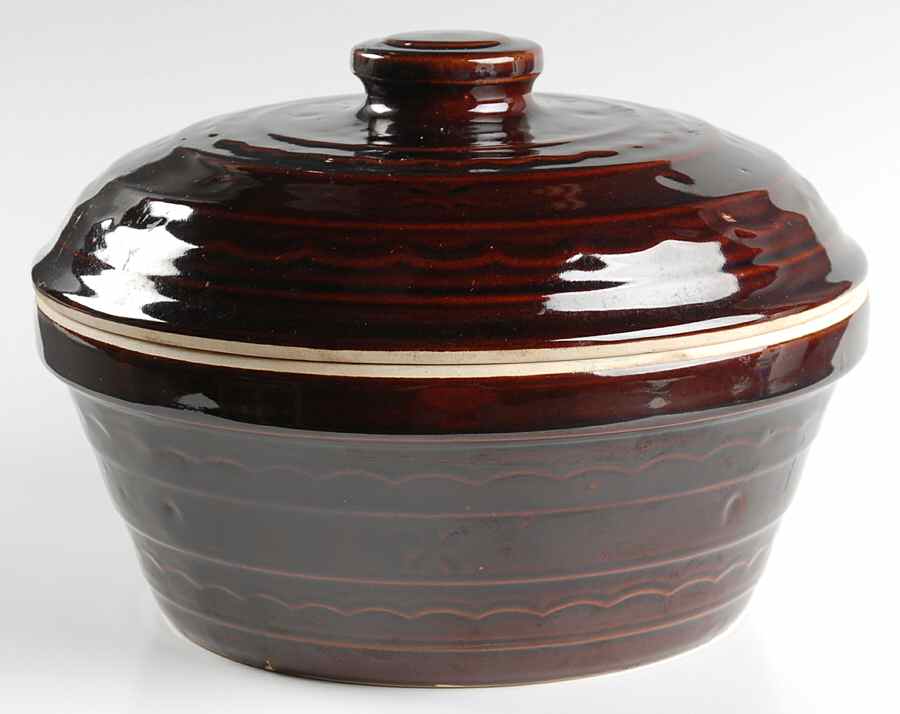 MCR2 Dutch Oven with Lid by Marcrest-1