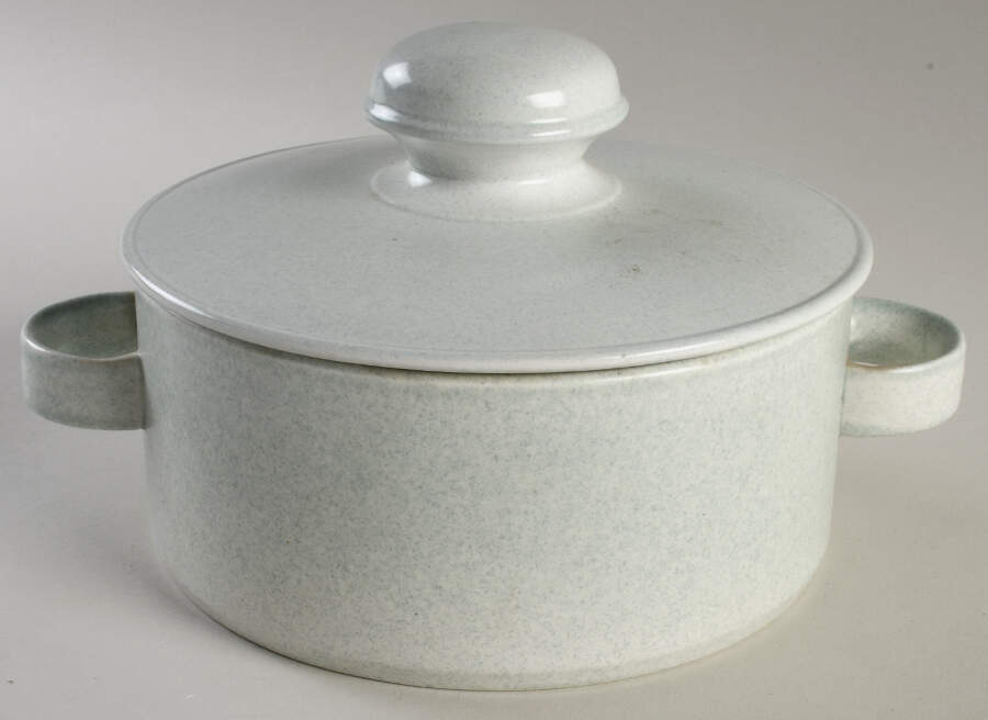 Blue Mist 1.75 Qt Round Covered Casserole by W R Midwinter Ltd-1