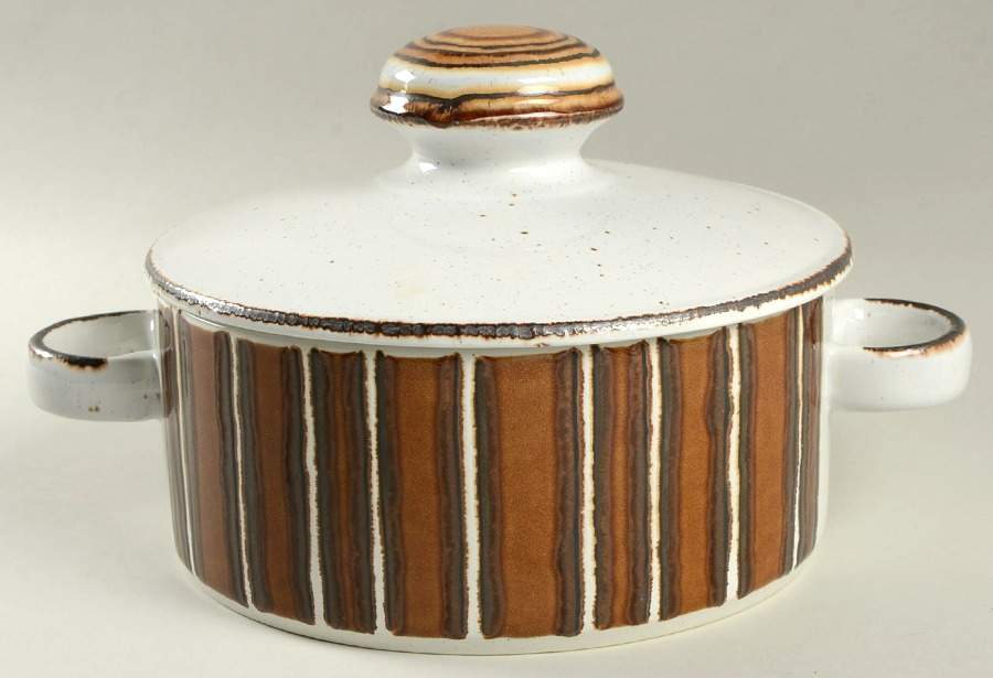 Earth 1.5 Qt Round Covered Casserole by W R Midwinter Ltd-1