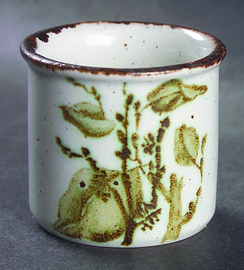 Green Leaves Single Egg Cup by W R Midwinter Ltd-1