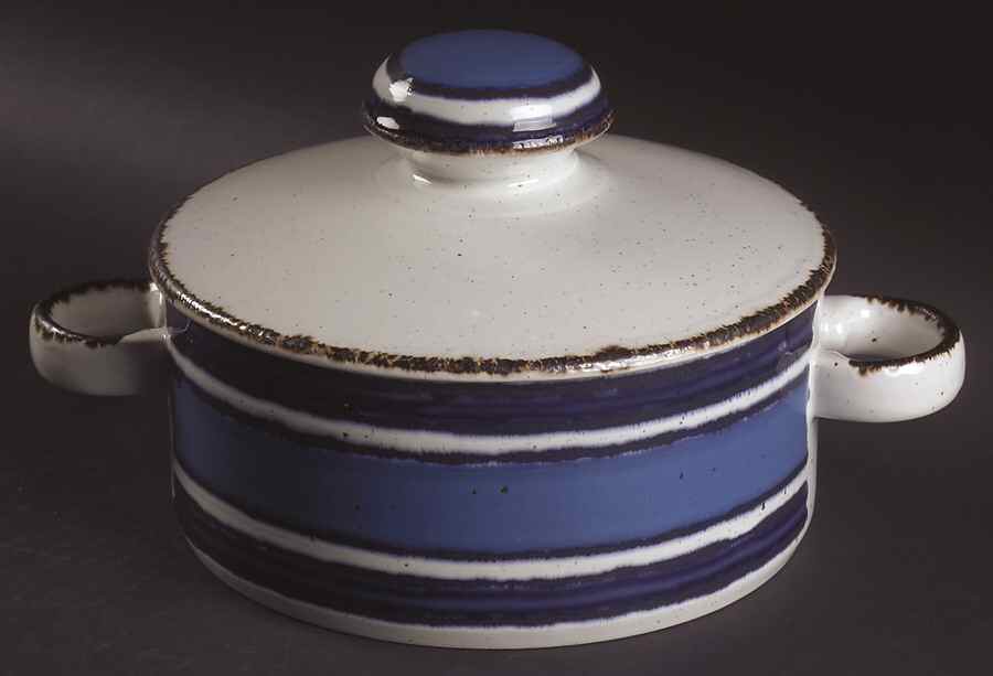 Moon 2 Qt Round Covered Casserole by W R Midwinter Ltd-1