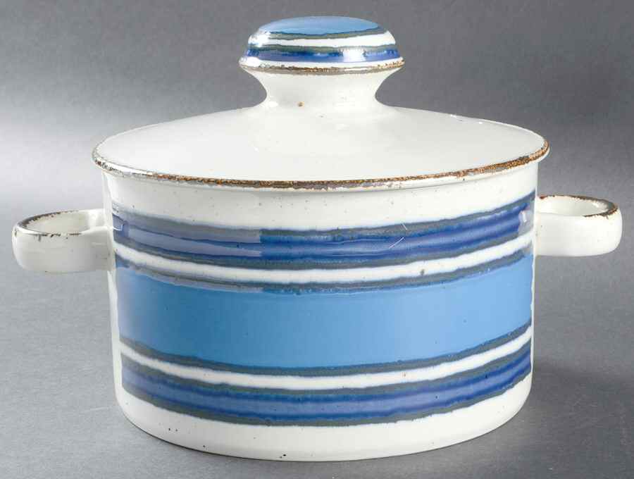 Moon 2.25 Qt Round Covered Casserole by W R Midwinter Ltd-1