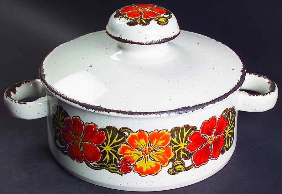 Nasturtium 1.75 Qt Round Covered Casserole by W R Midwinter Ltd-1