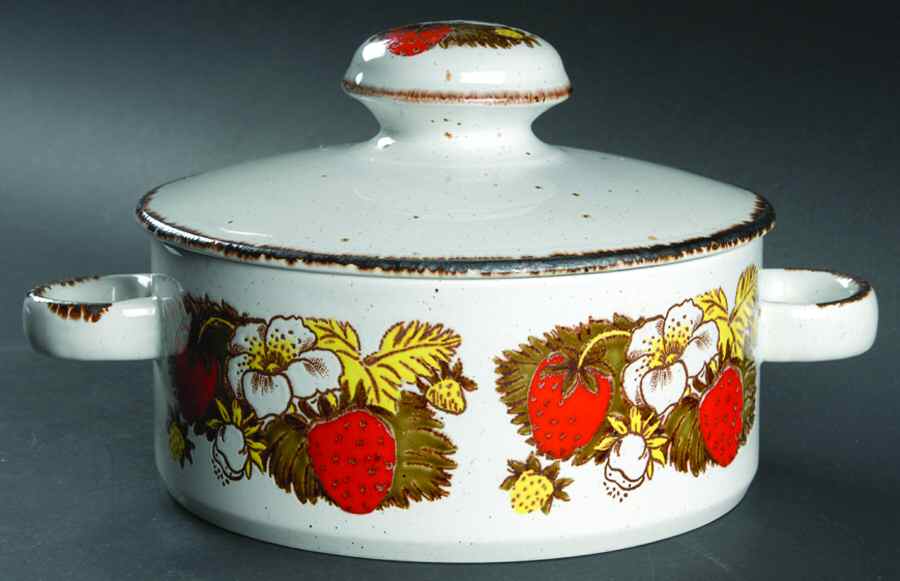 Strawberry 1.5 Qt Round Covered Casserole by W R Midwinter Ltd-1
