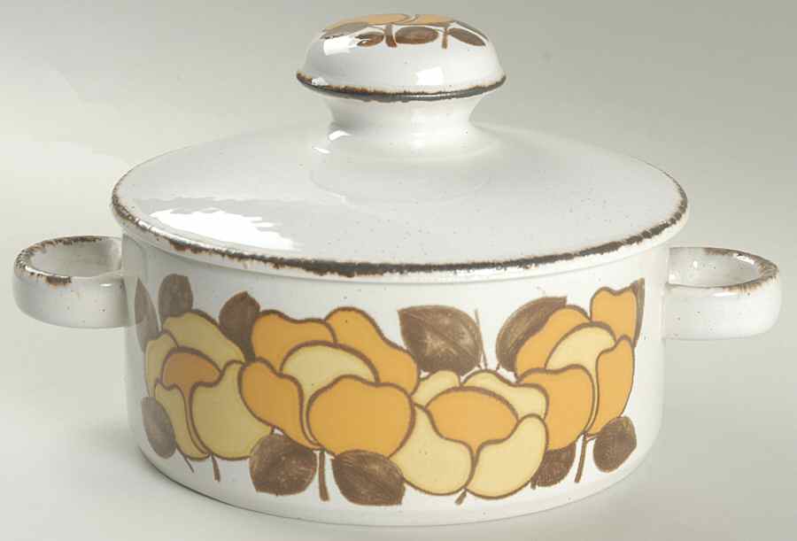 Summer 1.5 Qt Round Covered Casserole by W R Midwinter Ltd-1