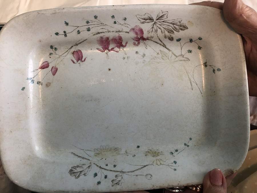 Bleeding Heart 8" Rectangular Tray by Alfred Meakin-1