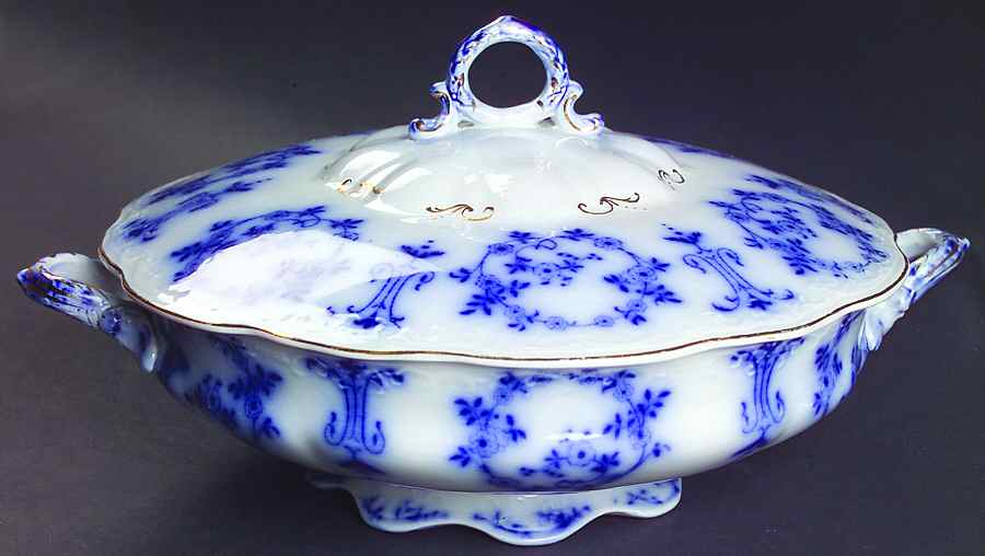 The Holland (Flowblue) Round Covered Vegetable by Alfred Meakin-1