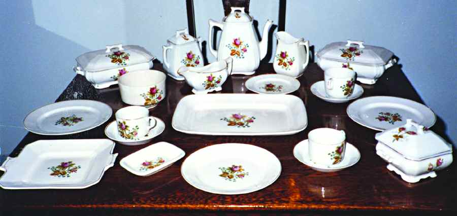 MEA1 Square Handled Cake Plate by Alfred Meakin-1