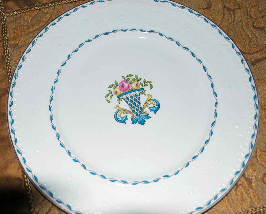 MEA24 Dinner Plate by Alfred Meakin-1