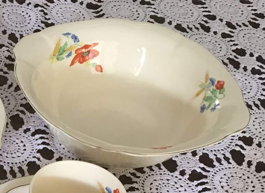 Poppy 9" Oval Vegetable Bowl by Alfred Meakin-1