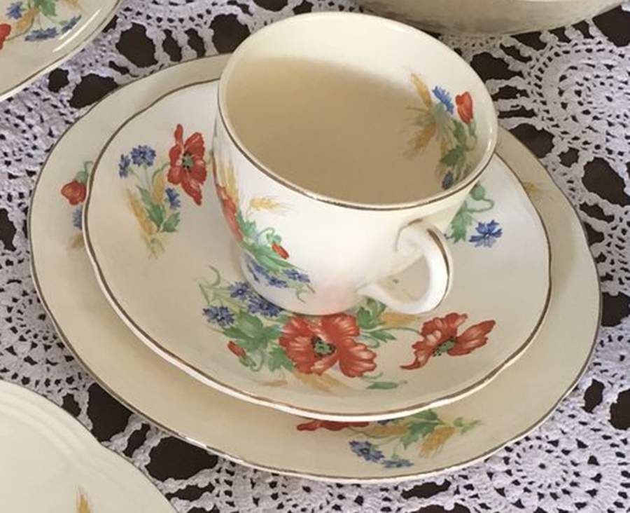 Poppy Bread & Butter Plate by Alfred Meakin-1