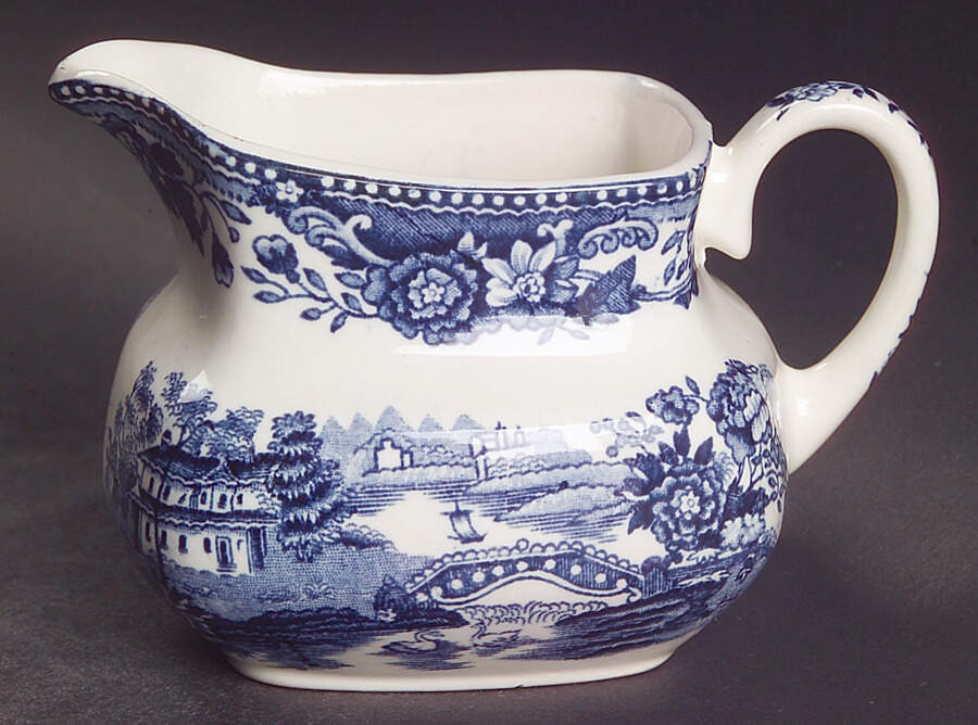 Tonquin Blue Creamer by Alfred Meakin-1