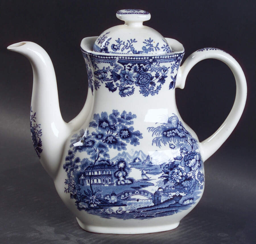 Tonquin Blue Coffee Pot & Lid by Alfred Meakin-1