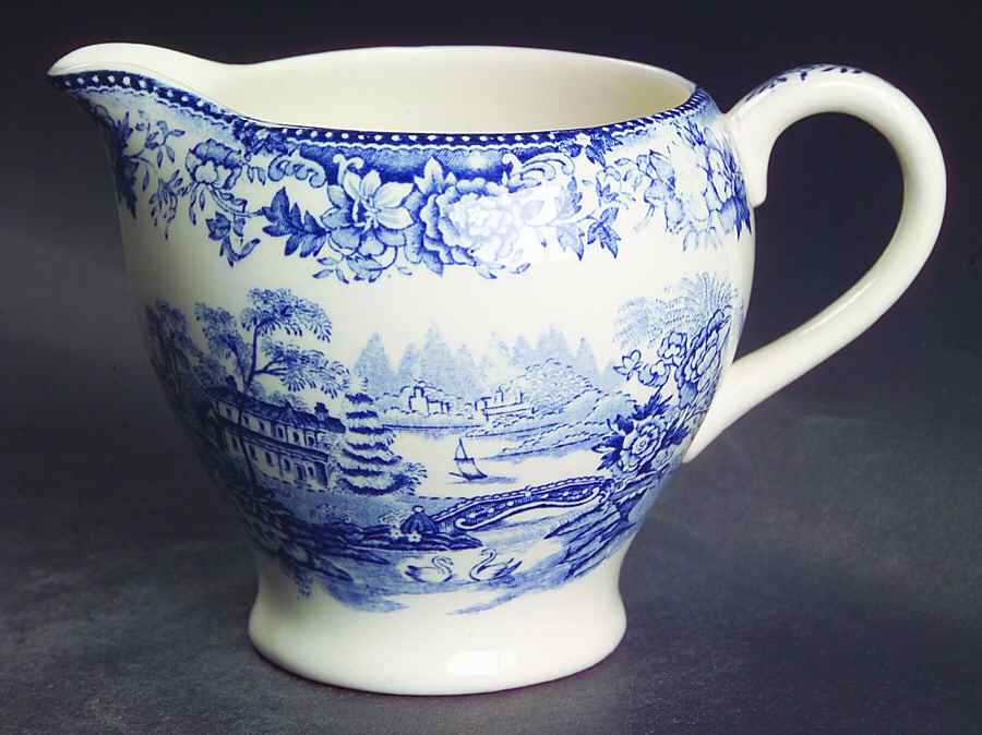 Tonquin Blue Creamer by Alfred Meakin-1
