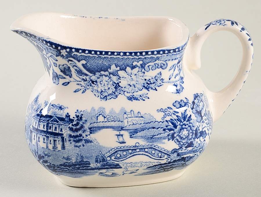 Tonquin Blue Mini Creamer by Alfred Meakin-1