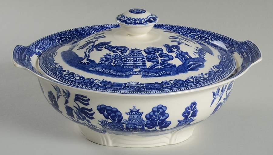 Willow Blue Round Covered Vegetable by Alfred Meakin-1