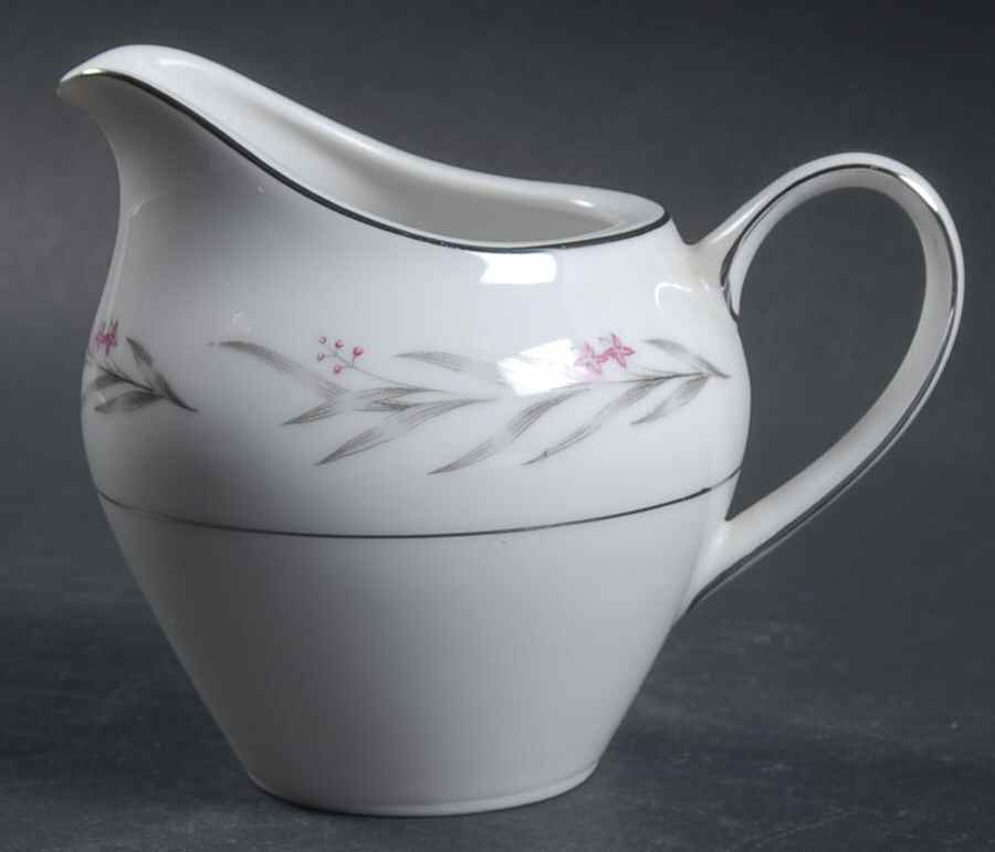 1056 Creamer by Meito-1