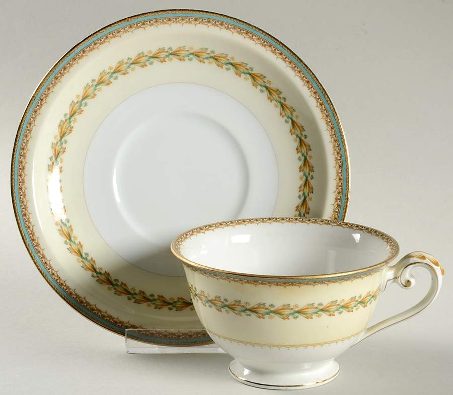 Alden Footed Cup & Saucer Set by Meito-1