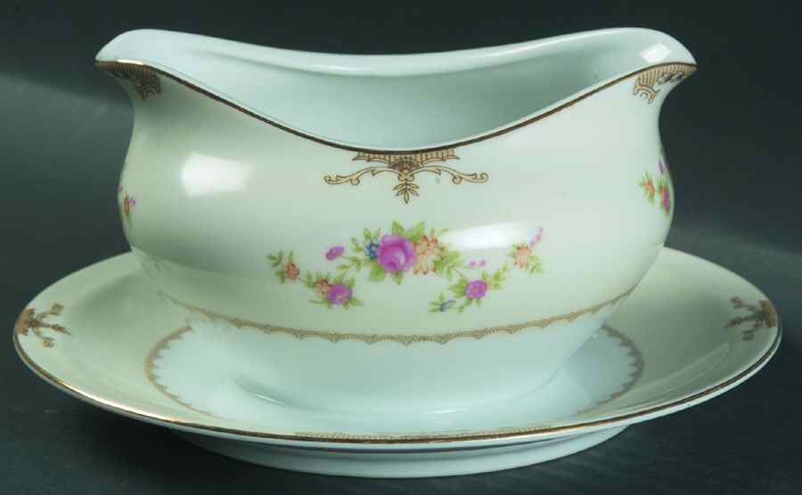 Ambassador Round Gravy Boat/Attached Underplate by Meito-1