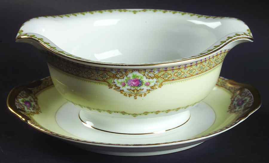 Annette Gravy Boat with Attached Underplate by Meito-1