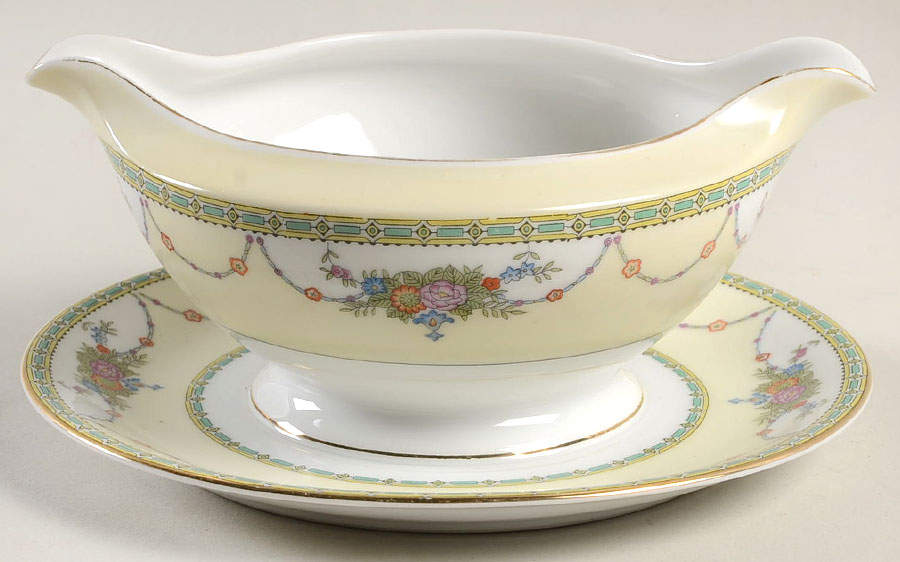 Antwerp Gravy Boat with Attached Underplate by Meito-1
