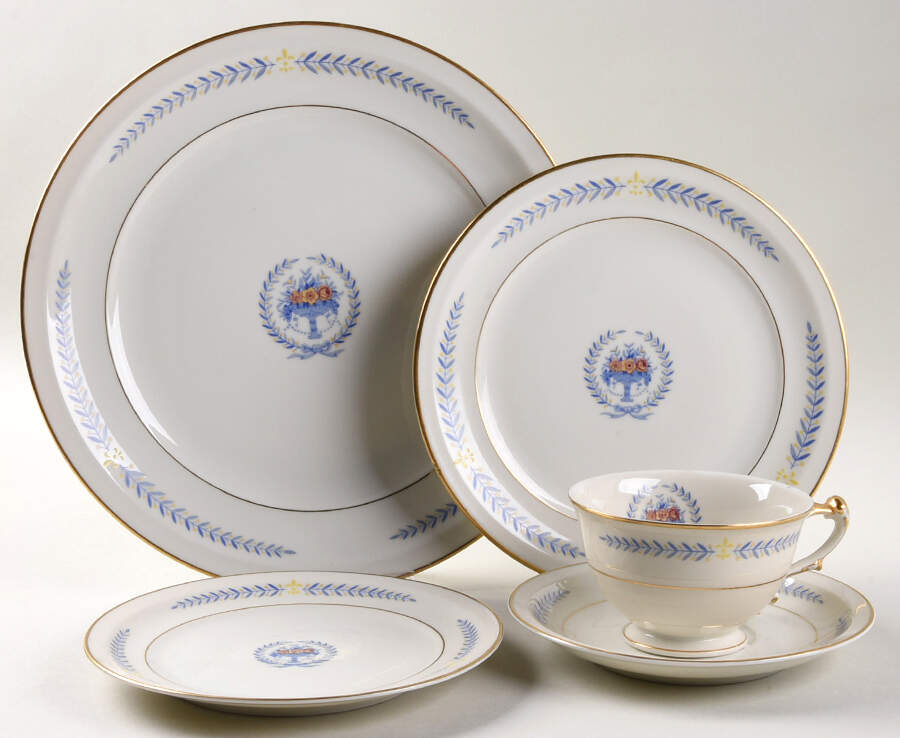 Arcadia 5 Piece Place Setting by Meito-1