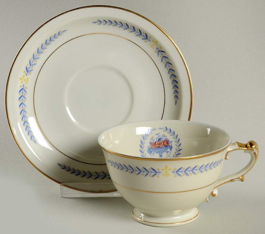 Arcadia Footed Cup & Saucer Set by Meito-1
