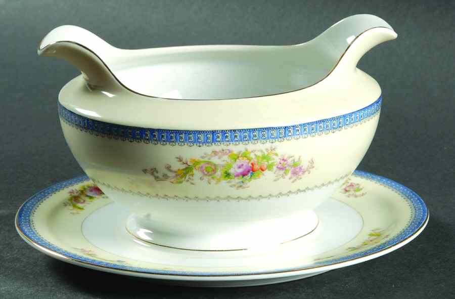 Ashby Gravy Boat with Attached Underplate by Meito-1