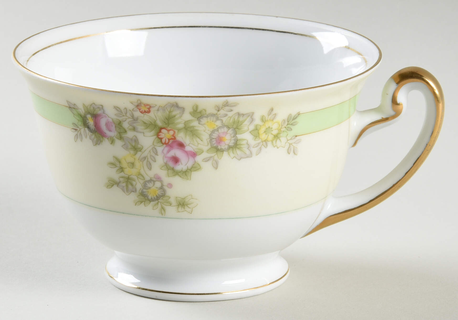 Athlone Footed Cup by Meito-1