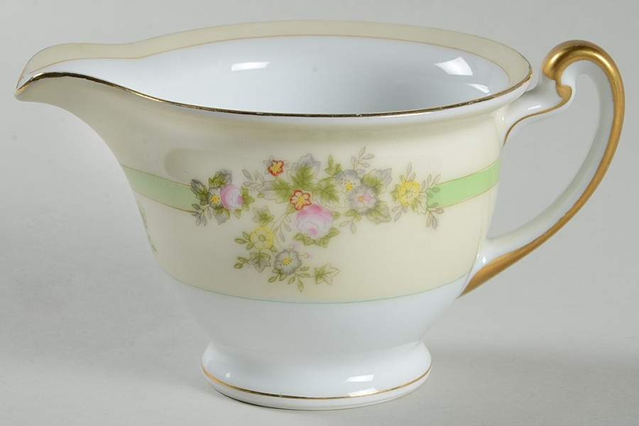 Athlone Creamer by Meito-1