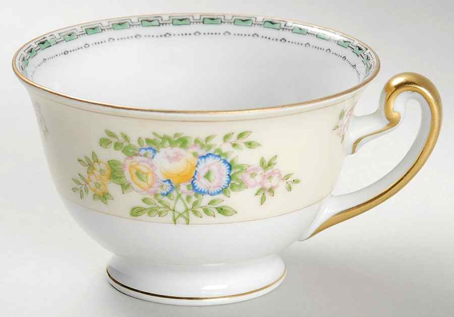 Atwater Footed Cup by Meito-1