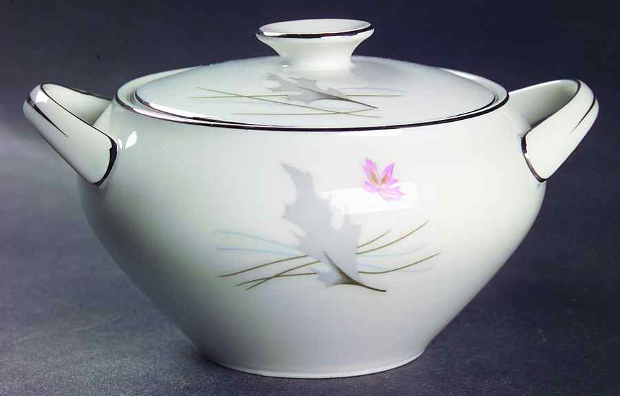 Autumn Leaves Sugar Bowl & Lid by Meito-1