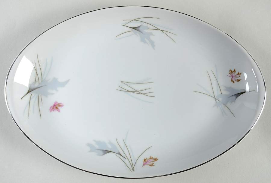 Autumn Leaves 12" Oval Serving Platter by Meito-1
