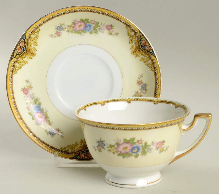 Beatrice Footed Cup & Saucer Set by Meito-1